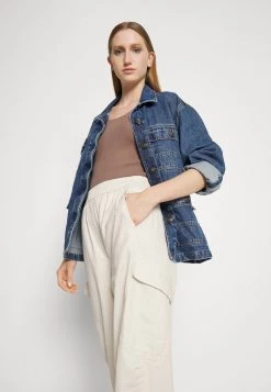 DRYKORN SAVE - Cargo Trousers - Offwhite -Trend Code Shop cb9d5c7f3ebd449d8b0764f3851cfd7d