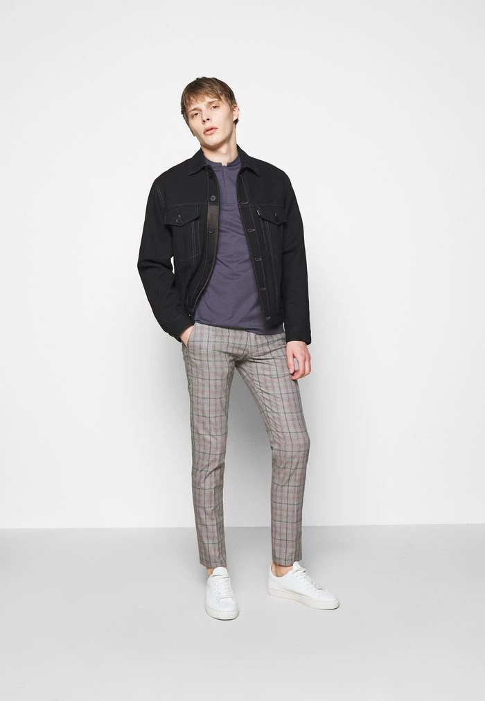 DRYKORN LOUIS - Basic T-shirt - Dark Blue 4 DRYKORN LOUIS - Basic T-shirt - Dark Blue - Image 2