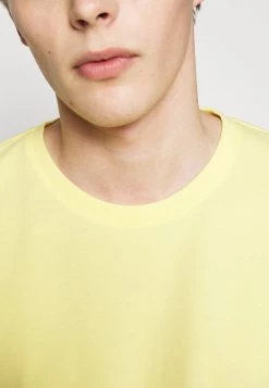 DRYKORN SAMUEL - Basic T-shirt - Yellow -Trend Code Shop d35381f9f8af417487627ae8a51bb5fc