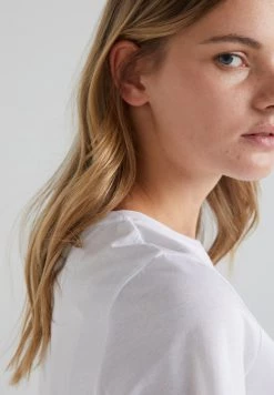 DRYKORN ANISIA - Basic T-shirt - White -Trend Code Shop d6d7ff254cc64fdbaaf78d837d8092a7