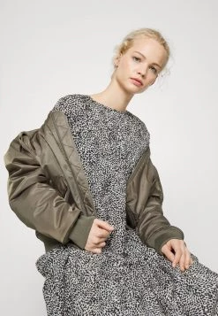 DRYKORN TIIA - Day Dress - Ecru 11 DRYKORN TIIA - Day Dress - Ecru -Trend Code Shop d98bb8ba7b4d48439cb044931d4e6efc