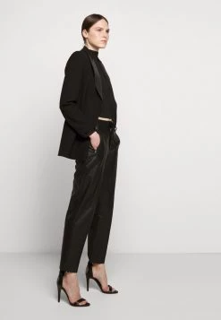 DRYKORN ACCESS - Trousers - Schwarz -Trend Code Shop e1a6abeba5324f6093690e08489d3169