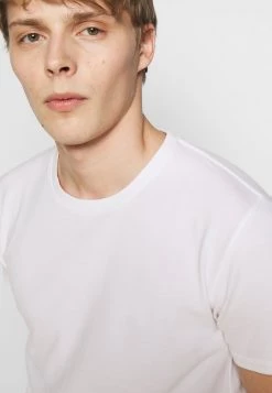 DRYKORN SAMUEL - Basic T-shirt - White -Trend Code Shop e266366ef70a4f838e445e593cab5dc5
