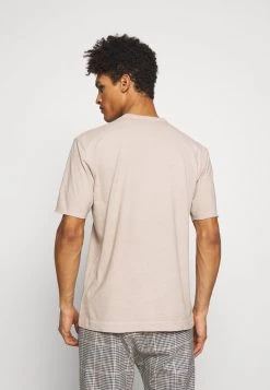 DRYKORN RANIEL - Basic T-shirt - Braun -Trend Code Shop ec54327660d4439bbc58c684a0e117cf