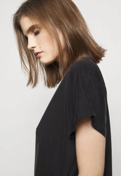 DRYKORN KIMANA - Basic T-shirt - Schwarz 14 DRYKORN KIMANA - Basic T-shirt - Schwarz -Trend Code Shop ec7584bcbafc4fc1a2846b1845dc8382