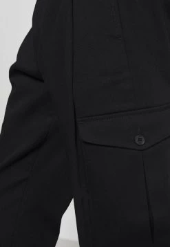 DRYKORN LEVEN - Cargo Trousers - Schwarz -Trend Code Shop f246c6bcd86e4b45bafb587494541ceb