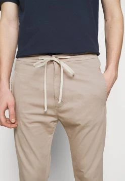 DRYKORN JEGER - Trousers - Beige 15 DRYKORN JEGER - Trousers - Beige -Trend Code Shop fb647084d08f45fbafa6895f9a249305
